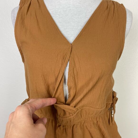 Grade & Gather | NWT Magnolia Brown Crepe Side Tie Cinched Peplum Tank - Picture 4 of 9